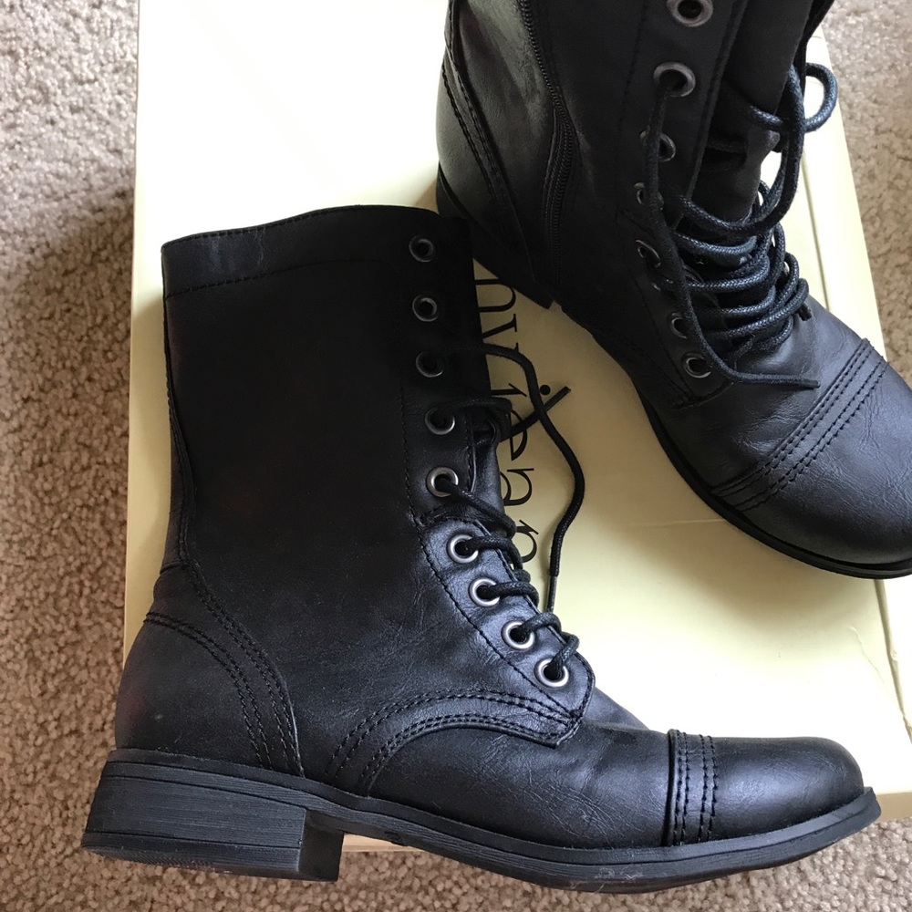 Cathy Jean- combat boots (women)